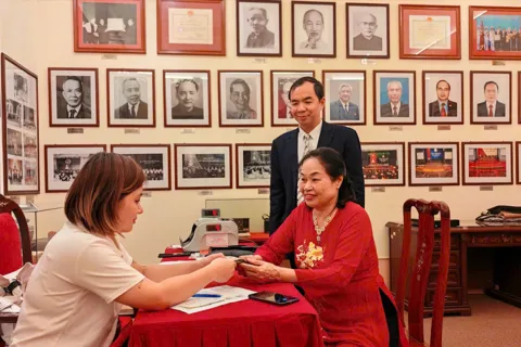 Hướng về đồng bào vùng lũ: phường Tây Hồ vận động, quyên góp được hơn 2,3 tỷ đồng