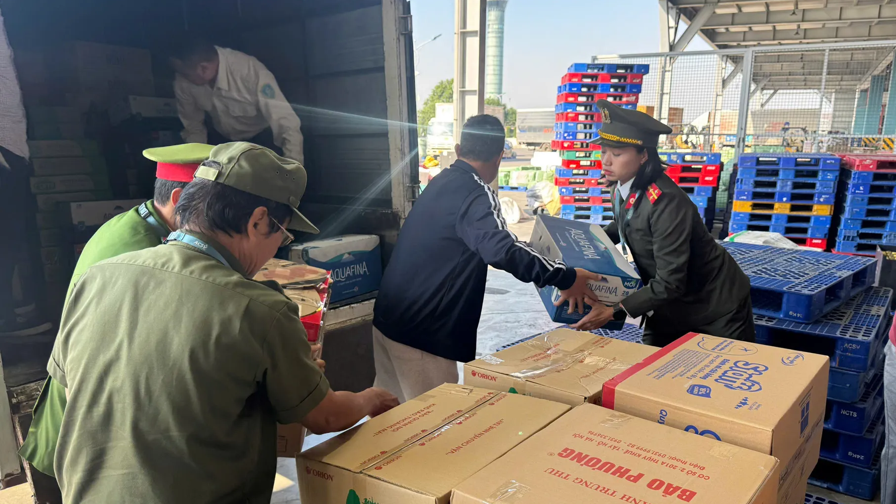 Tây Hồ hướng về miền Trung ruột thịt, thắp sáng tinh thần “Vì Nhân dân phục vụ”