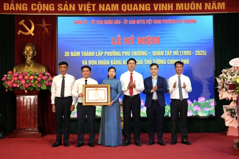 Phường Phú Thượng nhận Bằng khen của Thủ tướng Chính phủ nhân Kỷ niệm 30 năm Ngày thành lập 

