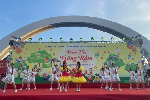 Rộn ràng “Đêm hội Trăng rằm” phường Cầu Giấy