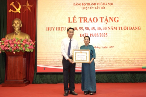 Phú Thượng tổng kết 10 năm thực hiện Chỉ thị 05 của Bộ Chính trị

