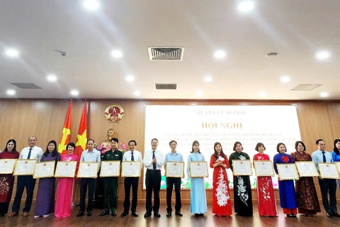 Cầu Giấy: tổng kết 10 năm thực hiện Chỉ thị 05 của Bộ Chính trị 
