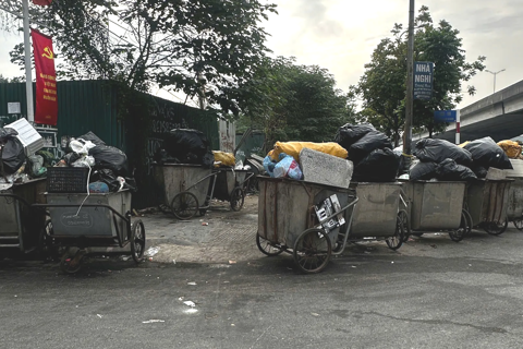 Công an Định Công đề xuất di chuyển các điểm tập kết xe rác gây cản trở giao thông
