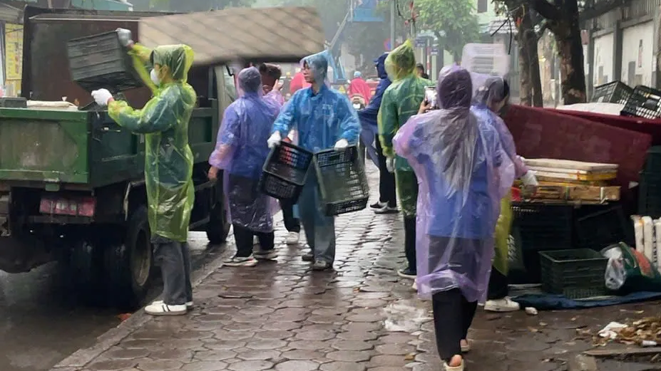 Phường Cầu Giấy quyết liệt ra quân lập lại trật tự đô thị