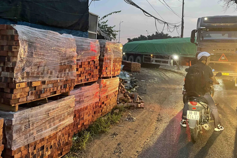 “Cuộc chiến” dai dẳng với nạn kinh doanh vật liệu xây dựng tại các khu dân cư