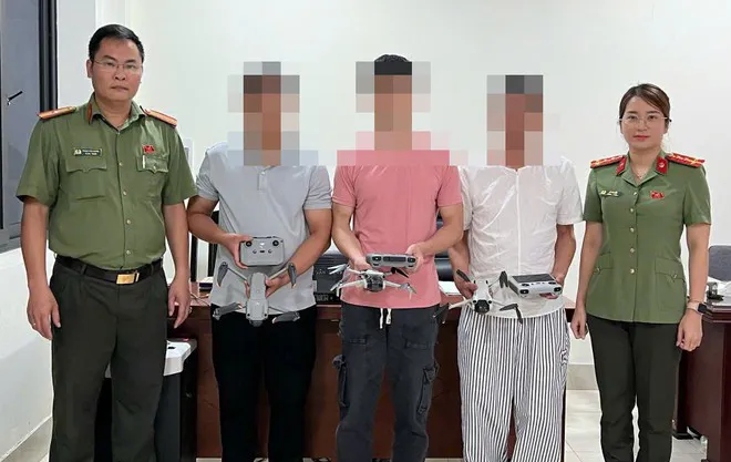 Công an xã Đông Anh: xử lý nhiều trường hợp sử dụng thiết bị bay không người lái sai quy định Công an xã Đông Anh: xử lý nhiều trường hợp sử dụng thiết bị bay không người lái sai quy định