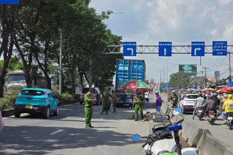 Tai nạn giao thông mới nhất 14/10/2025: nữ sinh tử vong trên đường đến trường