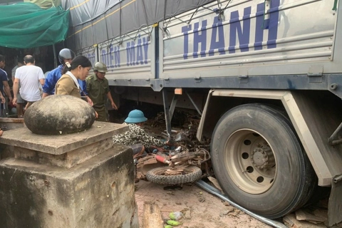 Tai nạn giao thông mới nhất 17/9/2025: xe tải mất phanh lao vào chợ khiến 3 người tử vong