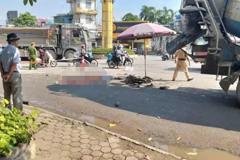 Tai nạn giao thông mới nhất 23/9/2025: người phụ nữ đi xe máy tử vong sau va chạm xe bồn