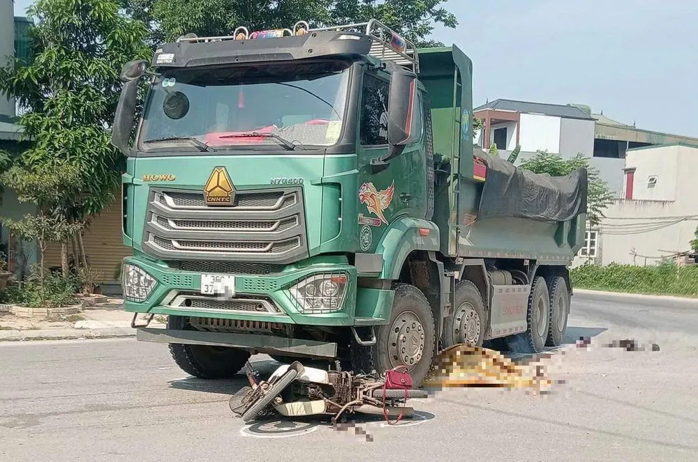 Tai nạn giao thông mới nhất 9/5/2025: người phụ nữ tử vong dưới gầm xe "hổ vồ"