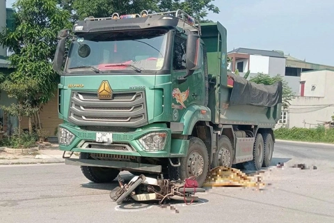 Tai nạn giao thông mới nhất 9/5/2025: người phụ nữ tử vong dưới gầm xe "hổ vồ"
