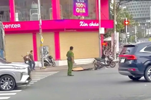 Tai nạn giao thông mới nhất 14/8/2025: người đàn ông đi xe đạp thể thao tử vong lúc rạng sáng

