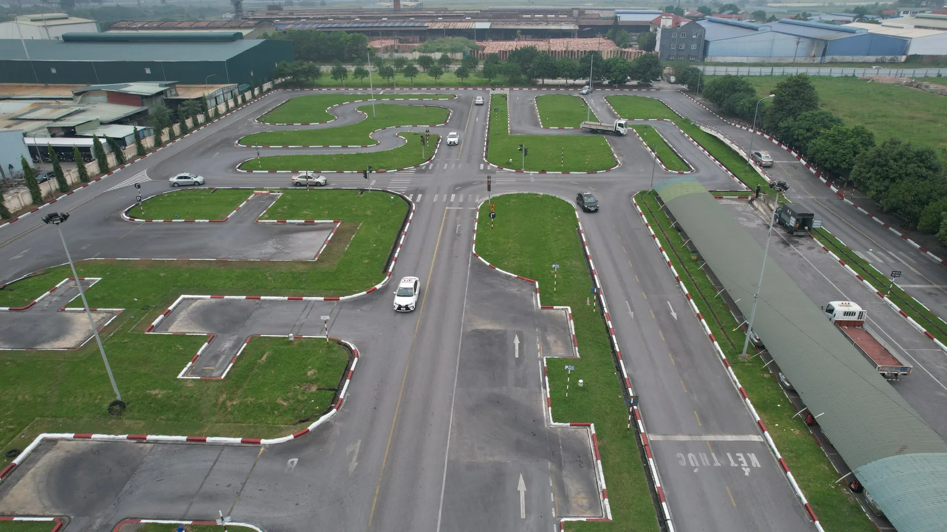 Bỏ phần thi mô phỏng trong sát hạch cấp giấy phép lái xe là hợp lý