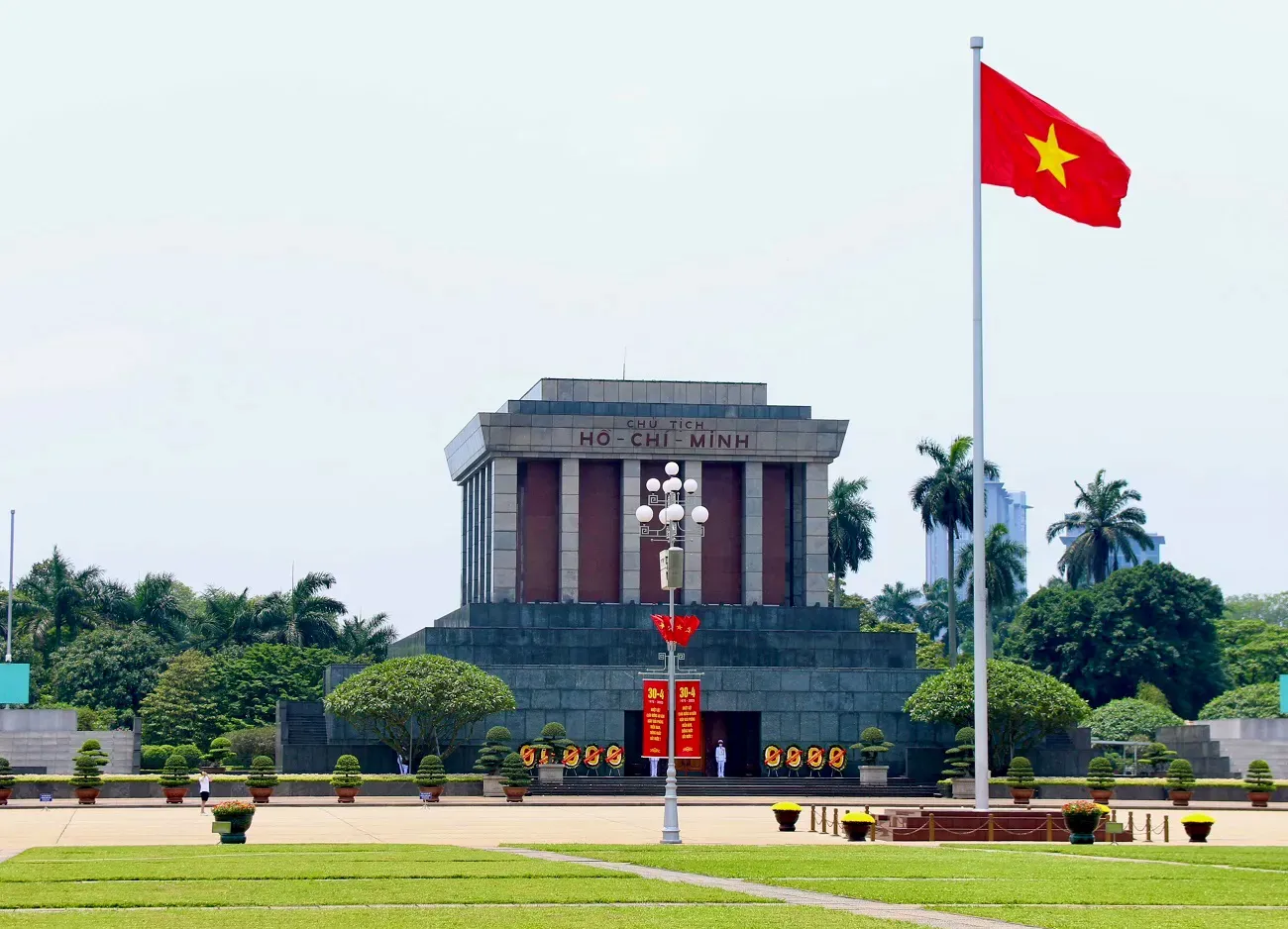Xe đưa đón khách viếng Lăng Chủ tịch Hồ Chí Minh dừng đỗ ở đâu?