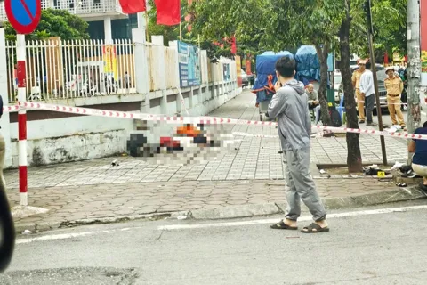 Tai nạn giao thông mới nhất 22/10/2025: người đi xe máy bị hất văng lên vỉa hè tử vong