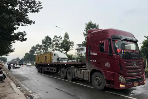Tai nạn giao thông mới nhất 30/10/2025: người phụ nữ đi thăm con bị xe container cán tử vong