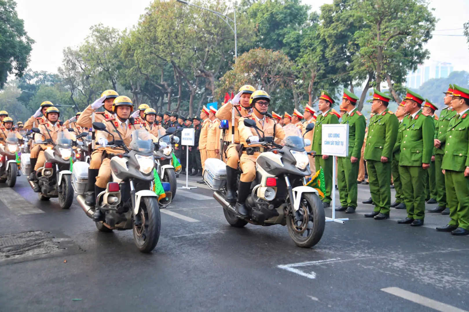 Hà Nội đồng bộ các giải pháp đảm bảo an toàn giao thông năm 2025
