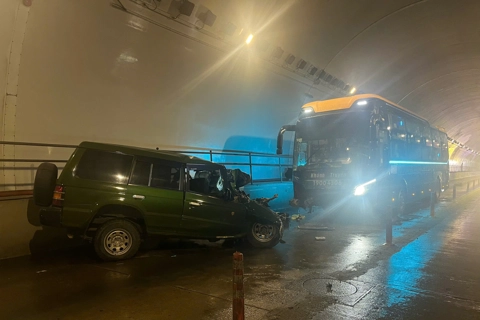 Tai nạn giao thông mới nhất 18/8/2025: đi bộ qua cao tốc, người đàn ông bị tông tử vong