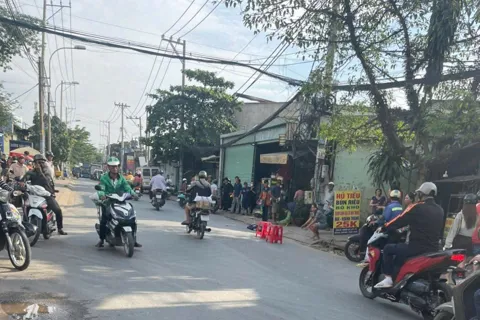 Tai nạn giao thông mới nhất 16/11/2025: người phụ nữ tử vong trên đường đón cháu đi học về