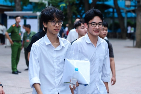 Hà Nội: ngày thi tốt nghiệp THPT đầu tiên diễn ra an toàn, nghiêm túc
