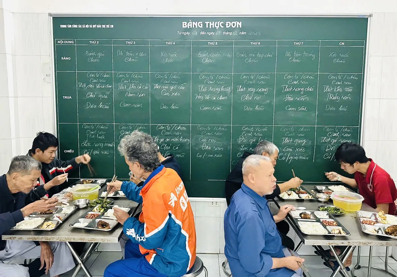 Đảm bảo dinh dưỡng phục hồi sức khỏe cho người lang thang