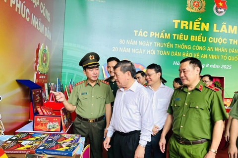 Khai mạc triển lãm “Công an Nhân dân Việt Nam - 80 năm vì bình yên cuộc sống”