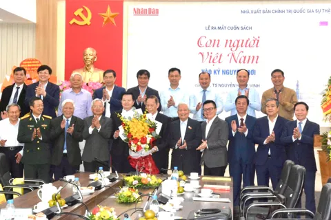Ra mắt cuốn sách “Con người Việt Nam vào kỷ nguyên mới”
