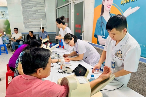 Hà Nội: nâng cao đời sống vật chất và tinh thần cho người có công
