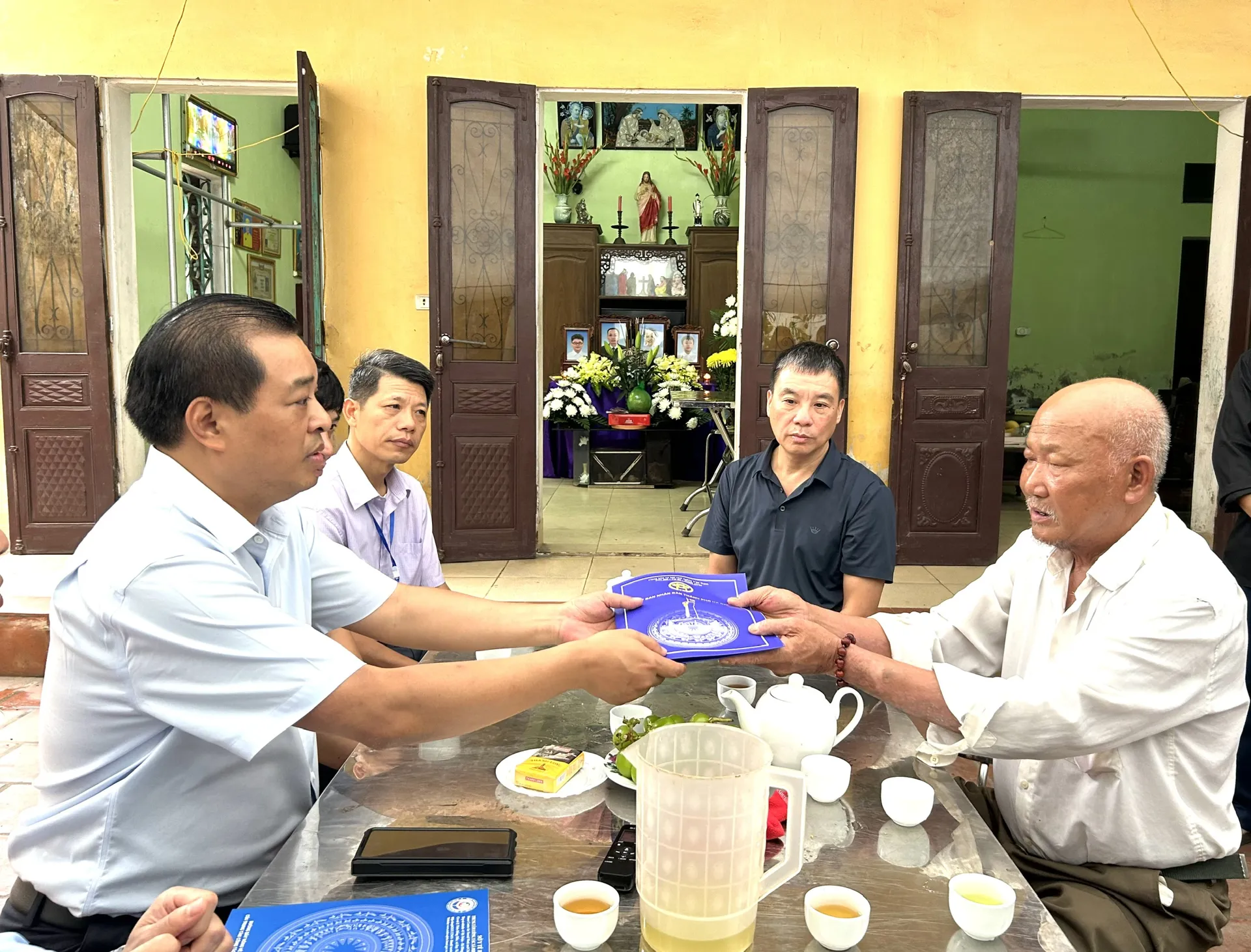 Thăm hỏi, hỗ trợ các gia đình, nạn nhân vụ lật tàu trên Vịnh Hạ Long cư trú tại Hà Nội