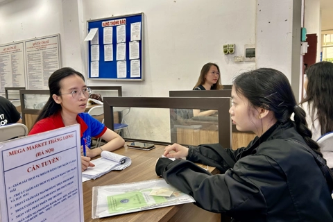 Đề xuất người từ 48 tuổi được hưởng trợ cấp thất nghiệp trên 12 tháng