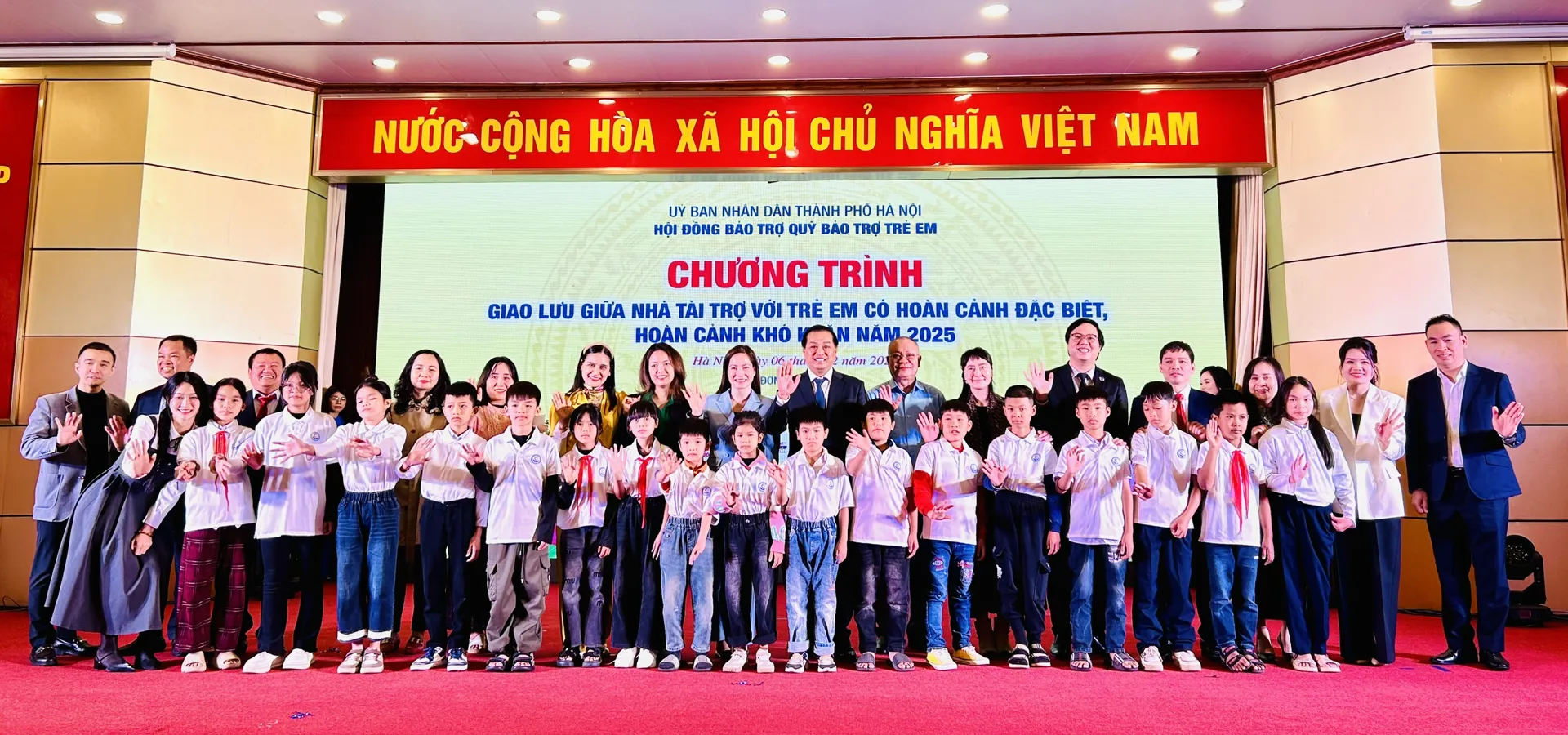 Hà Nội trao hỗ trợ cho 200 trẻ em có hoàn cảnh đặc biệt, hoàn cảnh khó khăn