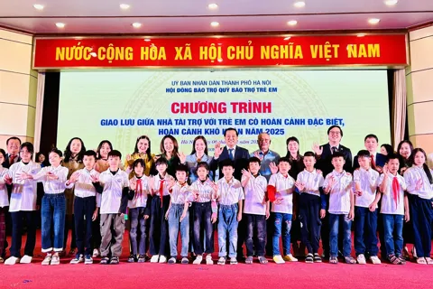 Hà Nội trao hỗ trợ cho 200 trẻ em có hoàn cảnh đặc biệt, hoàn cảnh khó khăn