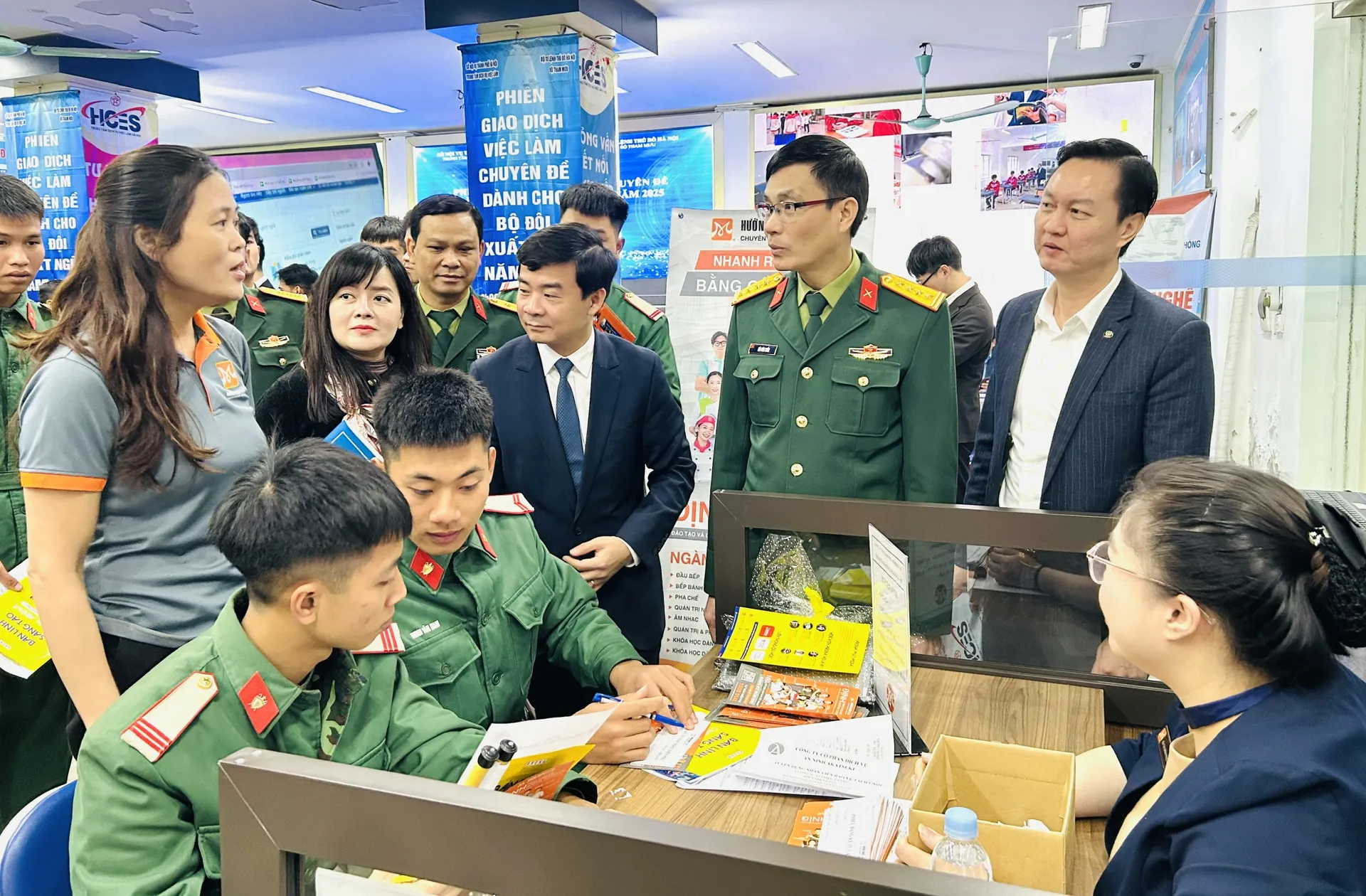 Hà Nội giải quyết việc làm cho bộ đội xuất ngũ với thu nhập hấp dẫn