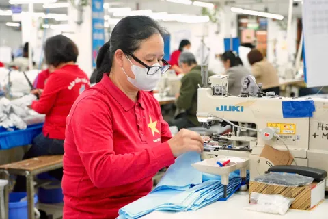 Thu nhập của người lao động năm 2025 tăng hơn 750.000 đồng/tháng