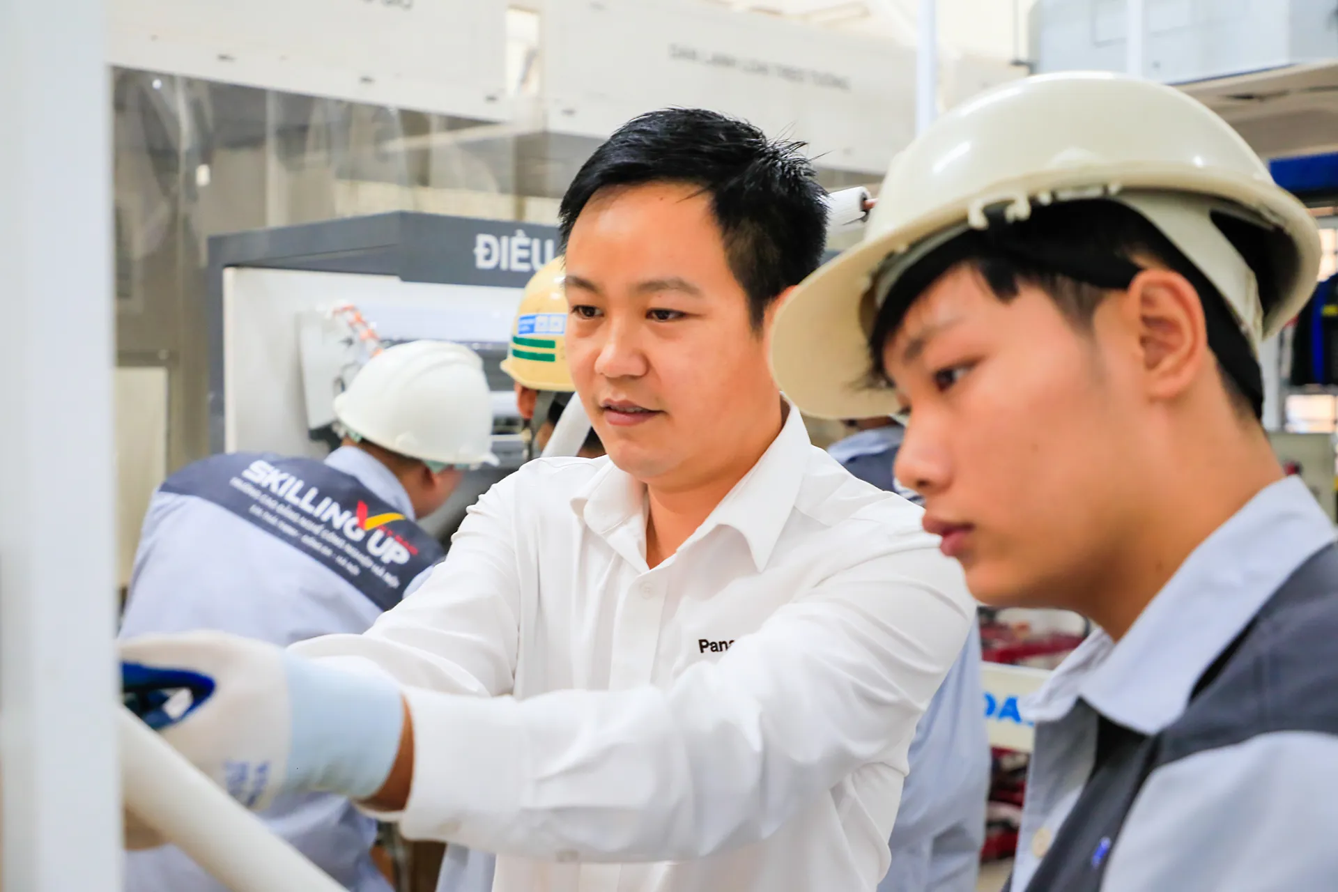 Lấp đầy khoảng cách cung – cầu lao động trẻ