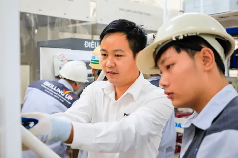 Lấp đầy khoảng cách cung – cầu lao động trẻ