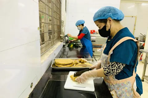 Đảm bảo dinh dưỡng và an toàn thực phẩm cho người lang thang