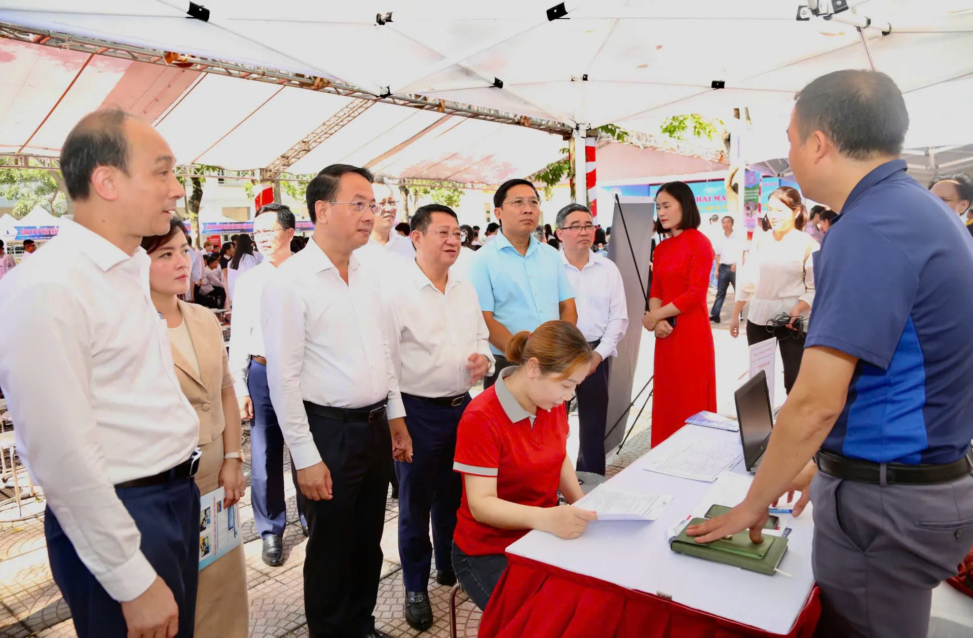Hà Nội: hơn 2.100 chỉ tiêu việc làm hấp dẫn, lương cao tại khu vực phía Bắc