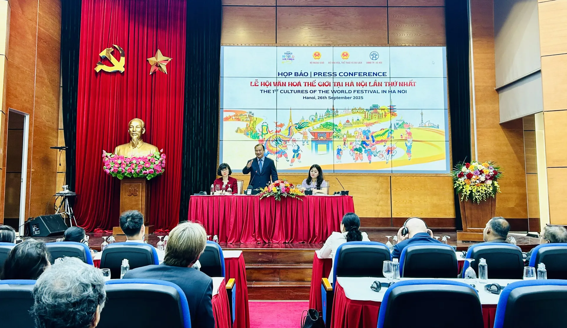 Nhiều hoạt động đặc sắc tại Lễ hội Văn hóa thế giới tại Hà Nội lần thứ nhất