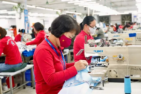 Không thể đánh đổi sức khỏe để tăng tuổi nghỉ hưu lên 65