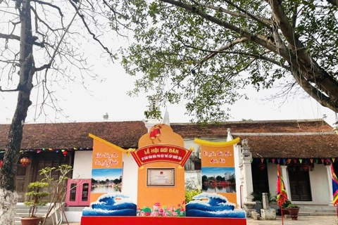 Thi công tu bổ di tích thực hiện dưới sự giám sát của cộng đồng dân cư