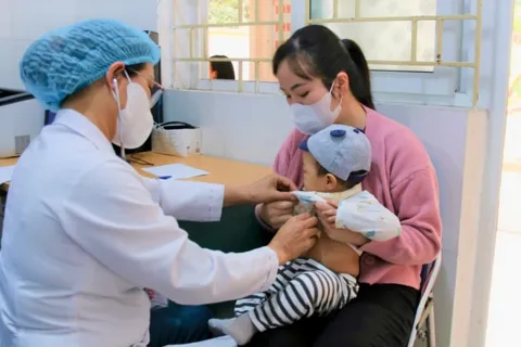 Hà Nội khẩn cấp triển khai hỗ trợ y tế khắc phục hậu quả mưa lũ, sạt lở