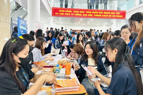 Hà Nội giải quyết việc làm cho hơn 207.000 người, giới thiệu cổng việc làm mới