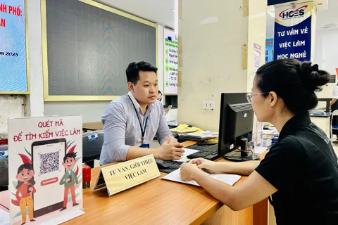 Hà Nội hỗ trợ việc làm và chính sách đặc thù cho người nghỉ việc do sắp xếp bộ máy