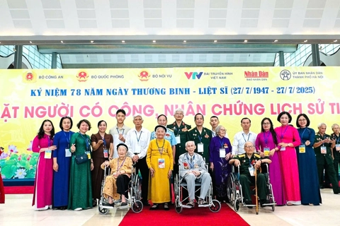 Hà Nội gặp mặt cán bộ lão thành cách mạng, người có công, nguyên lãnh đạo Thành phố