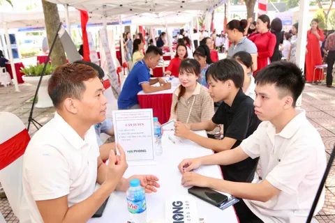 Cơ hội mới cho gần 179.000 người tìm được việc làm tại Hà Nội