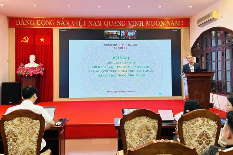 Hà Nội trao quyền giải quyết thủ tục lao động nước ngoài và người có công về 126 xã, phường