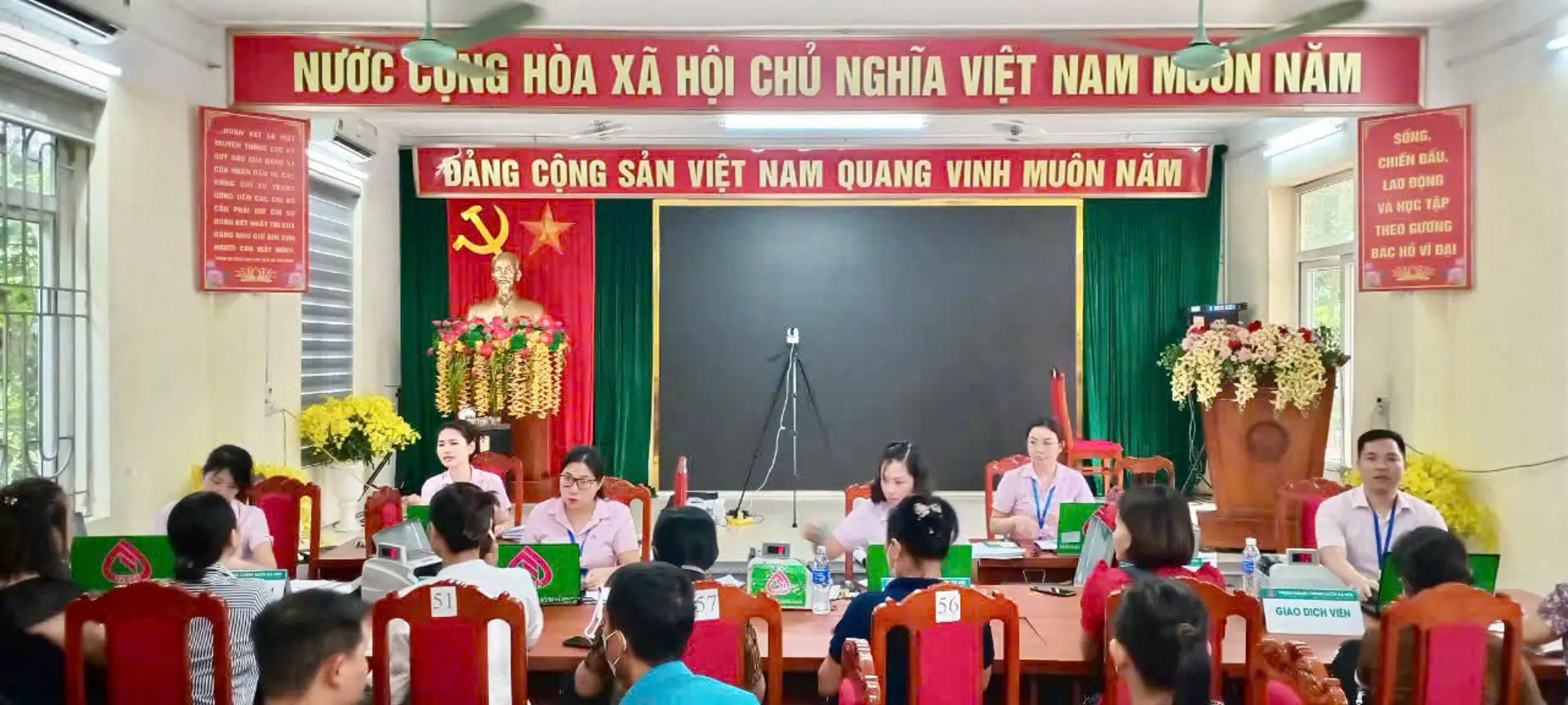 Cả nước có 2 địa phương không còn hộ nghèo, hộ cận nghèo
