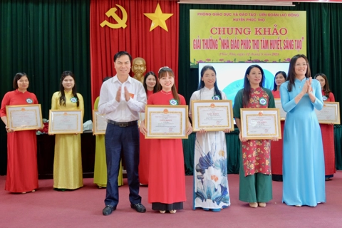 10 nhà giáo tranh tài tại Chung khảo Giải thưởng “Nhà giáo Phúc Thọ tâm huyết, sáng tạo” năm 2025
