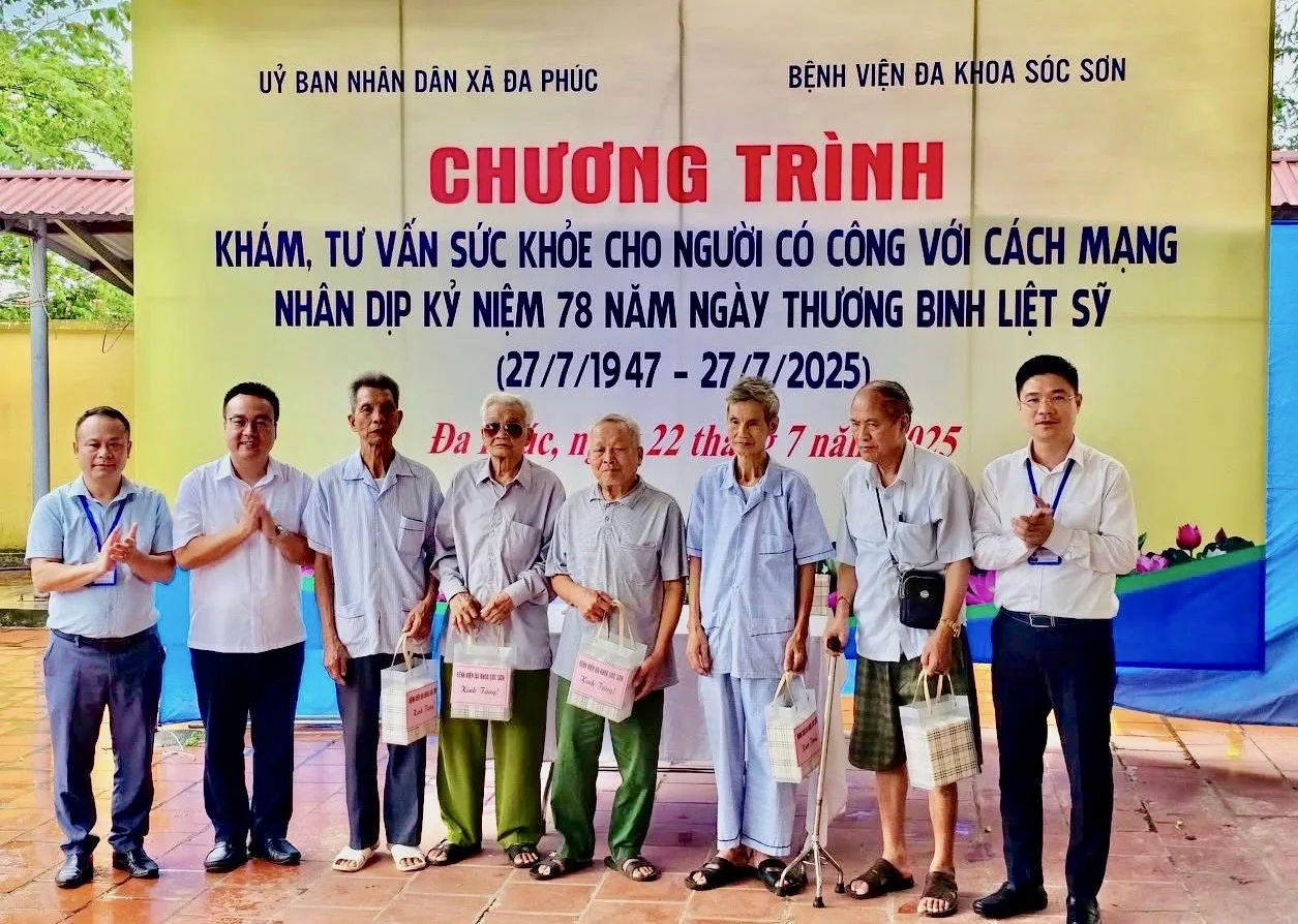 Xã Đa Phúc khám sức khỏe, tặng quà tri ân người có công